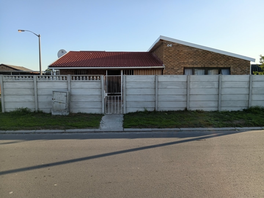 4 Bedroom Property for Sale in Heather Park Western Cape